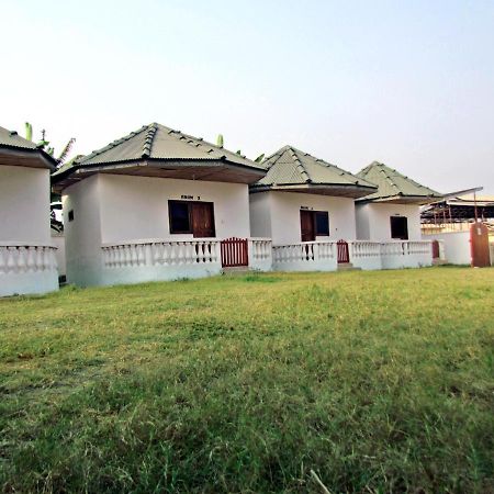 Comfort Beach Resort Biriwa Exterior foto